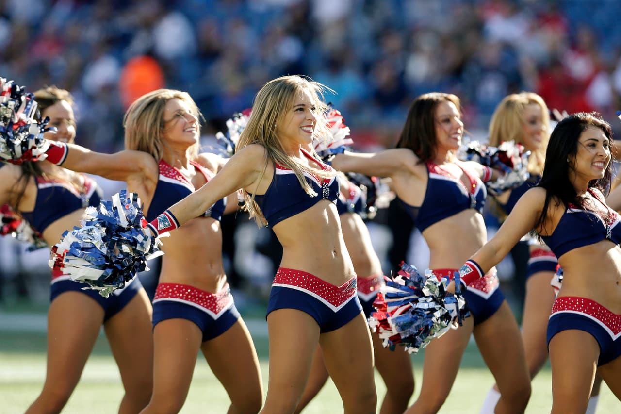 Esta hermosa porrista, de cara angelical, está en las filas de los actuales campeones de la NFL, los New England Patriots. Checa sus mejores imágenes.