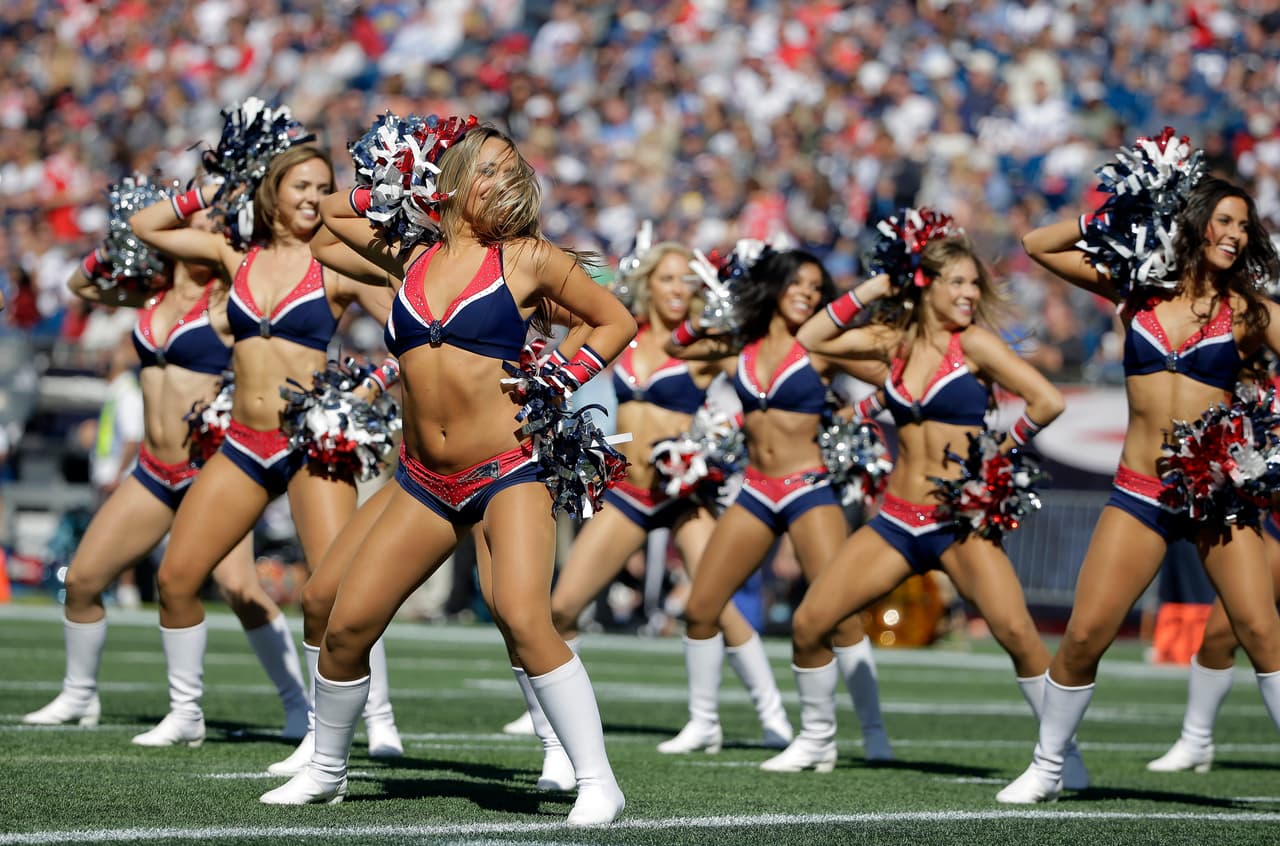 Esta hermosa porrista, de cara angelical, está en las filas de los actuales campeones de la NFL, los New England Patriots. Checa sus mejores imágenes.