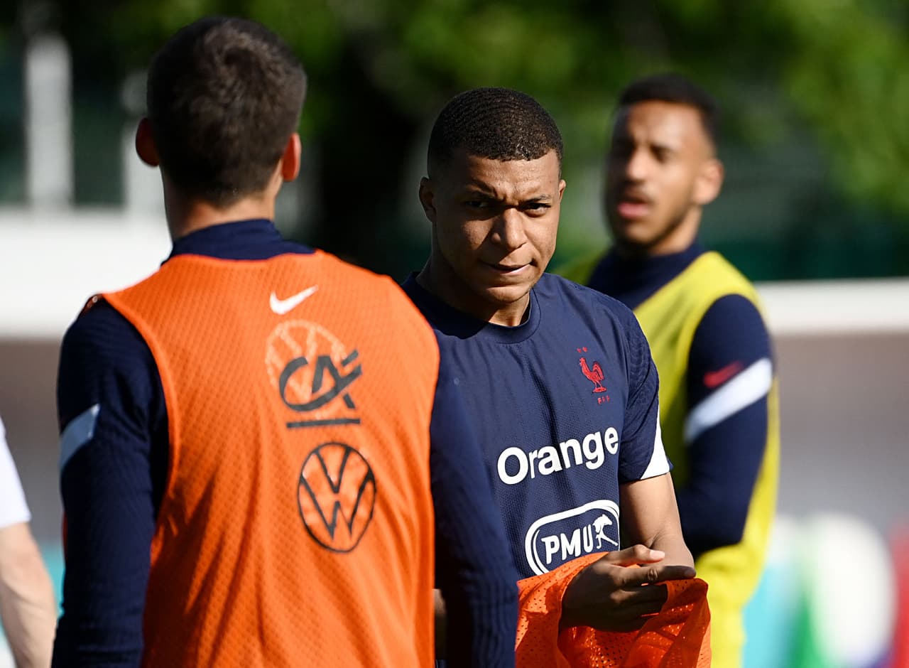 Mbappé acepta problemas con Giroud previo a debutar en la Euro 2020