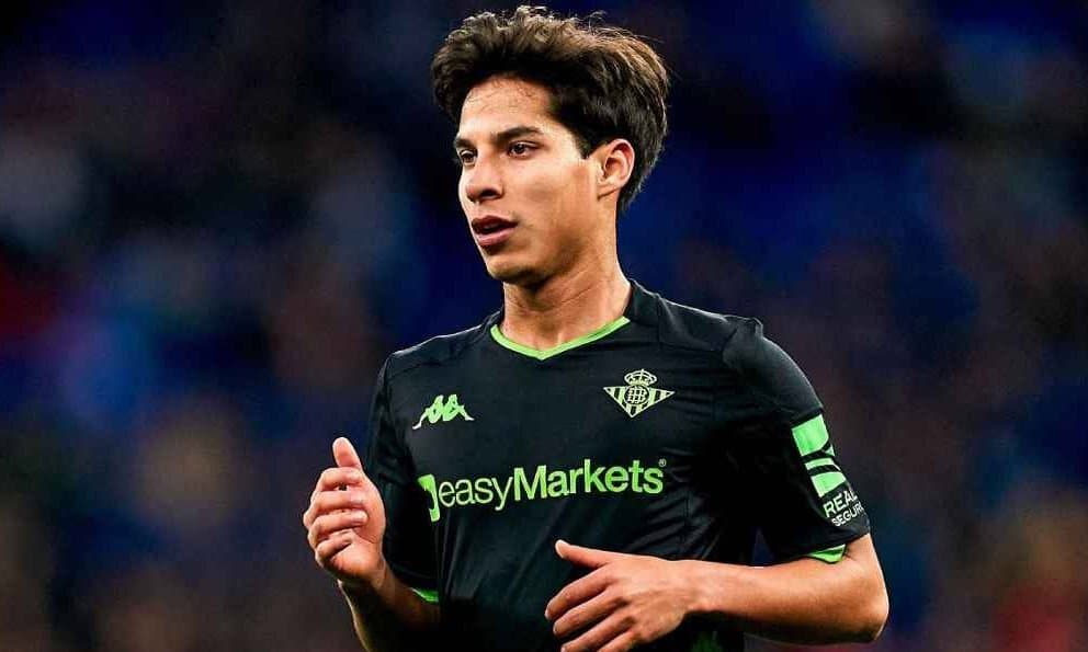 Diego Lainez: "Tengo que ganarme el puesto"