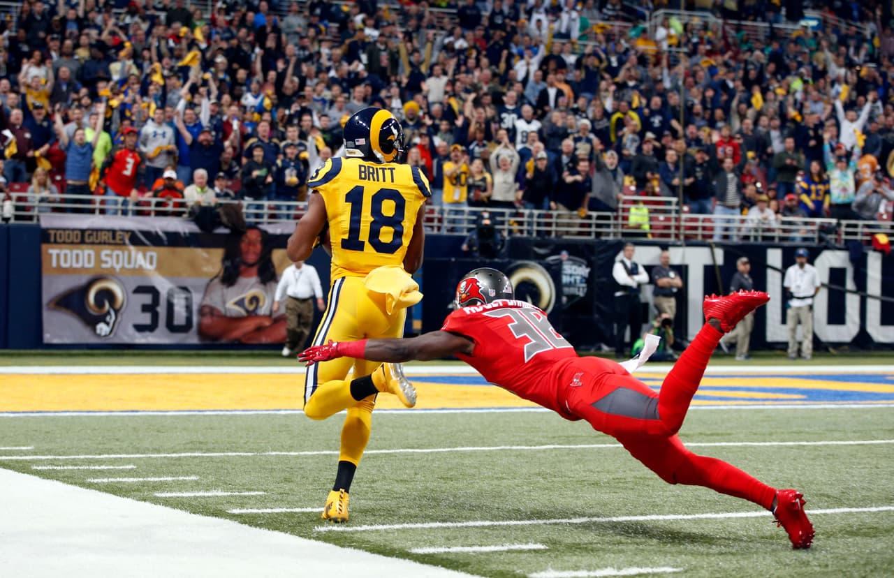 Los Tampa Bay Buccaneers visitaron a los St. Louis Rams en el arranque de la Semana 15 en lo que pudo ser el último partido de los Rams en St. Louis.