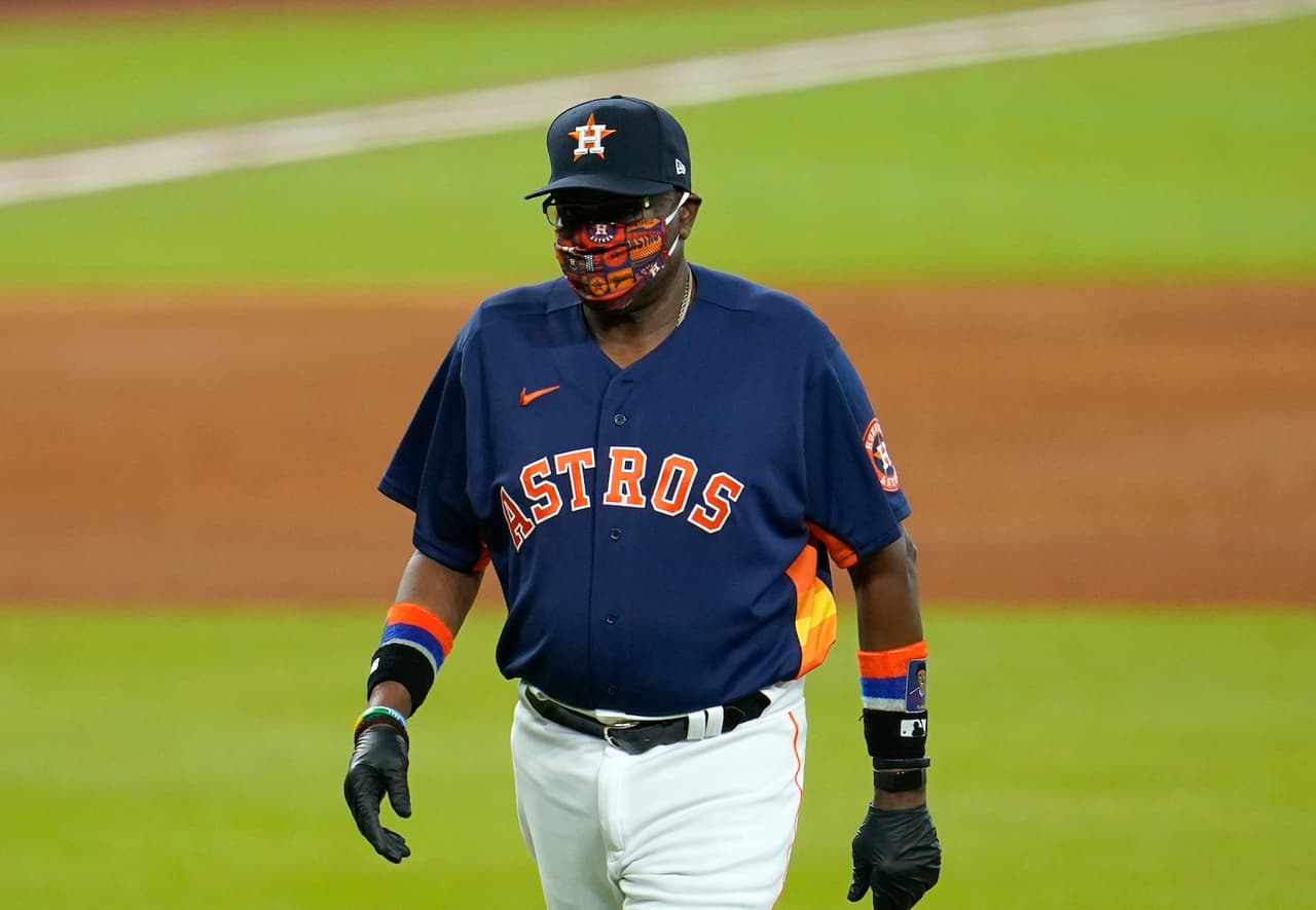 Astros retiene a Dusty Baker como manager hasta 2021