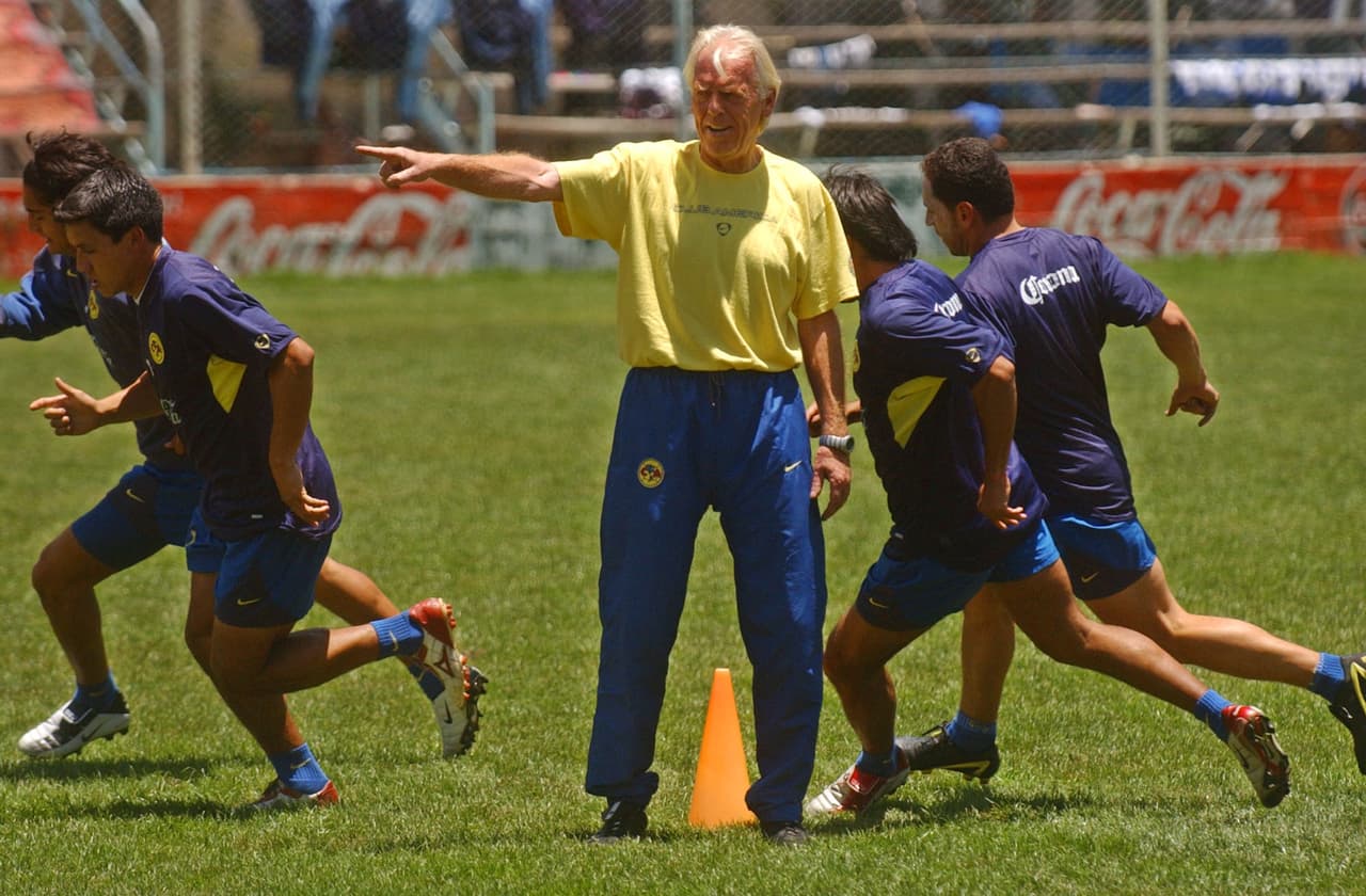 Ese América era líder del torneo con 31 partidos jugados, 18 ganados, 9 empates y 4 derrotas (45 puntos y una efectividad de 72.5%), un balance goleador de 78 goles a favor (2.51 por juego) y 40 en contra, ubicado en el liderato general y con la clasificación asegurada a la liguilla faltando 5 partidos por disputarse.