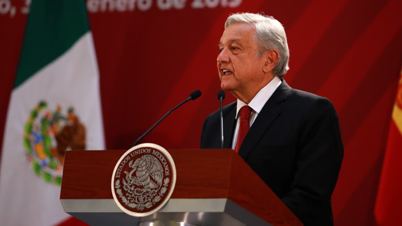 Andrés Manuel López Obrador es aficionado al béisbol.