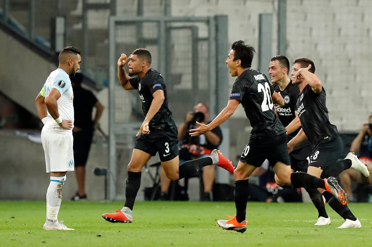 Fue entonces cuando al minuto 44 del segundo tiempo se prendió la fiesta con el gol de Luka Jovic para el 1-2 de la visita.