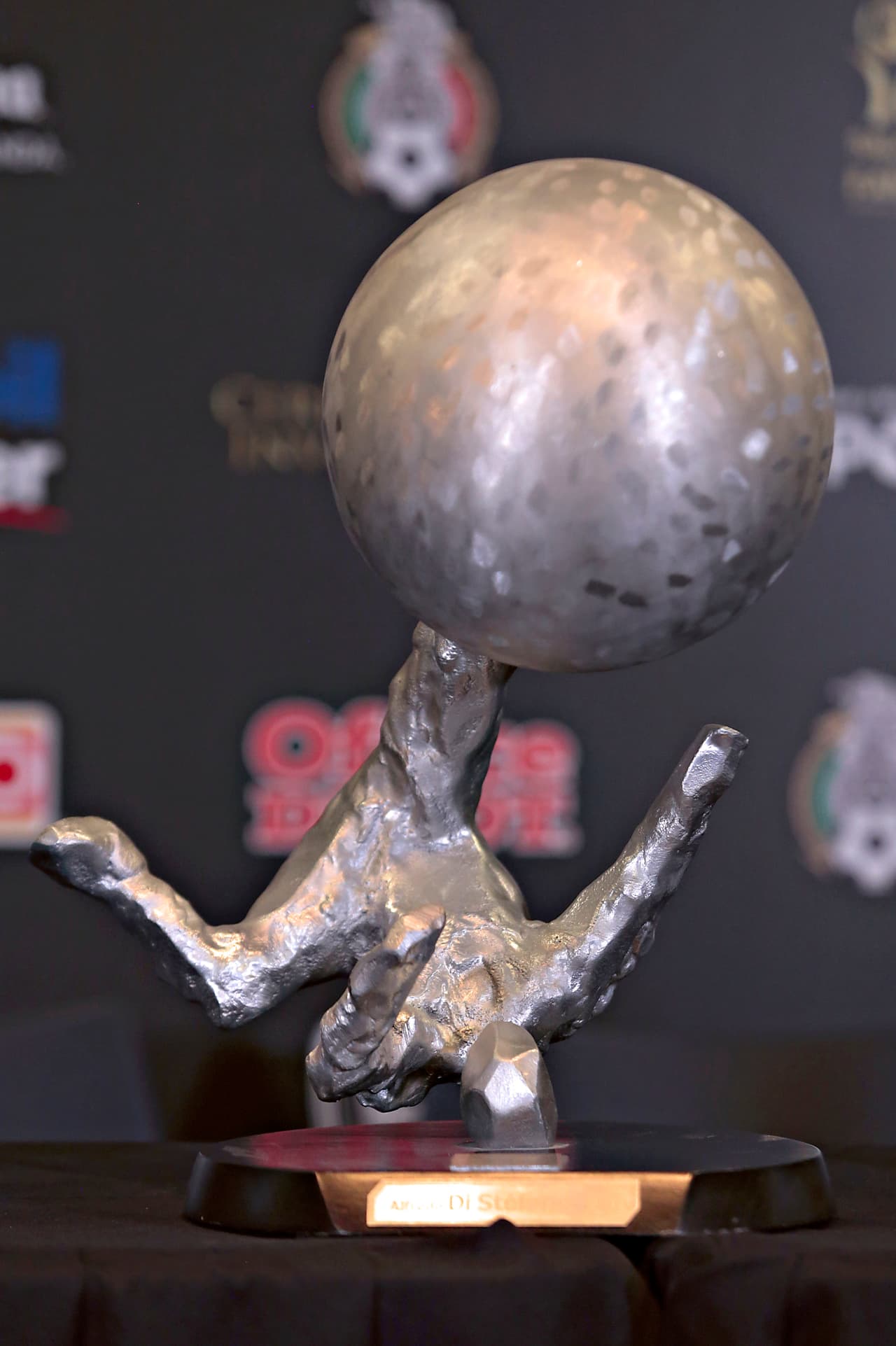 La Generación 2018 tiene a Juan Alberto Schiaffino como Decano del Fútbol Internacional.