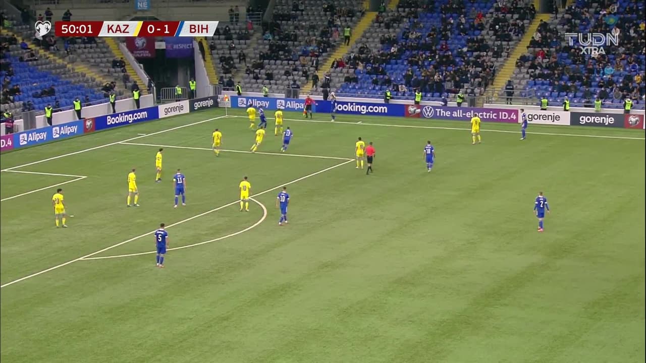 ¡TIRO ATAJADO! disparo por Amer Gojak.