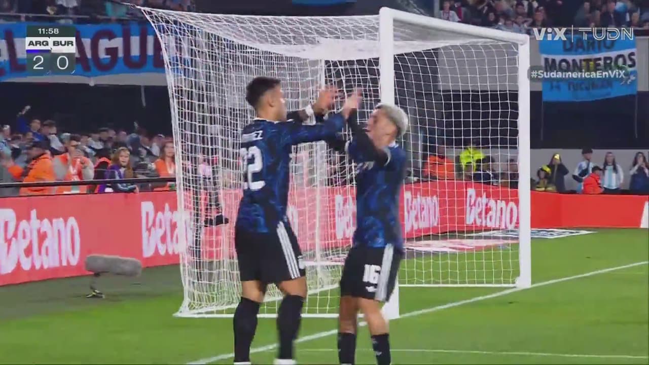 ¡Gol de Argentina! ¡Combinación letal, Lautaro Martínez para Gianluca Prestianni y cae el 3-0!