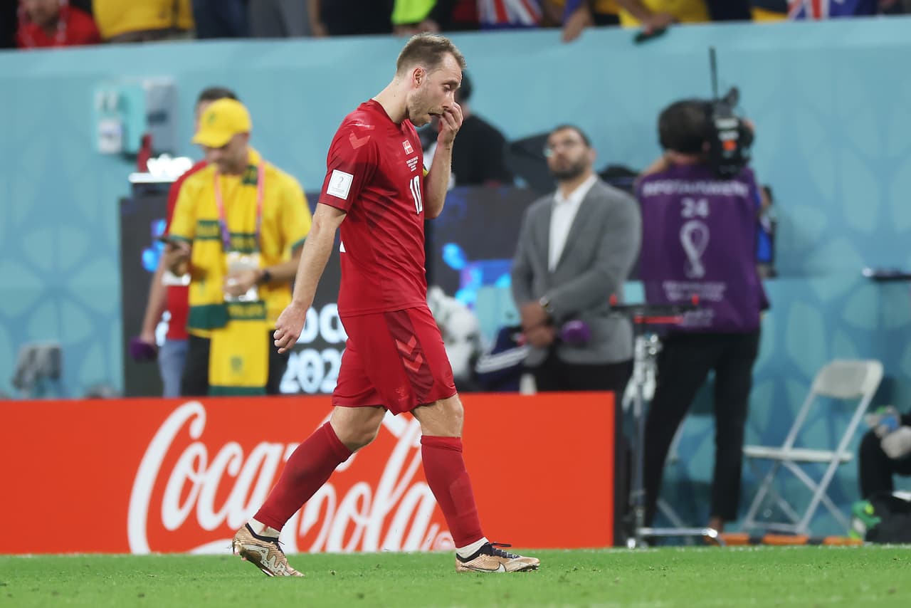 La Selección de Australia venció por la mínima a su similar de Dinamarca para eliminarlos de la Copa del Mundo y acceder al boleto de los octavos de final por segunda vez en su historia.Australia no había llegado a la siguiente fase desde 2006 y a pesar del dominio de los daneses, la defensa de los Socceroos los llevó a conseguir el boleto a los octavos de final de Qatar 2022.