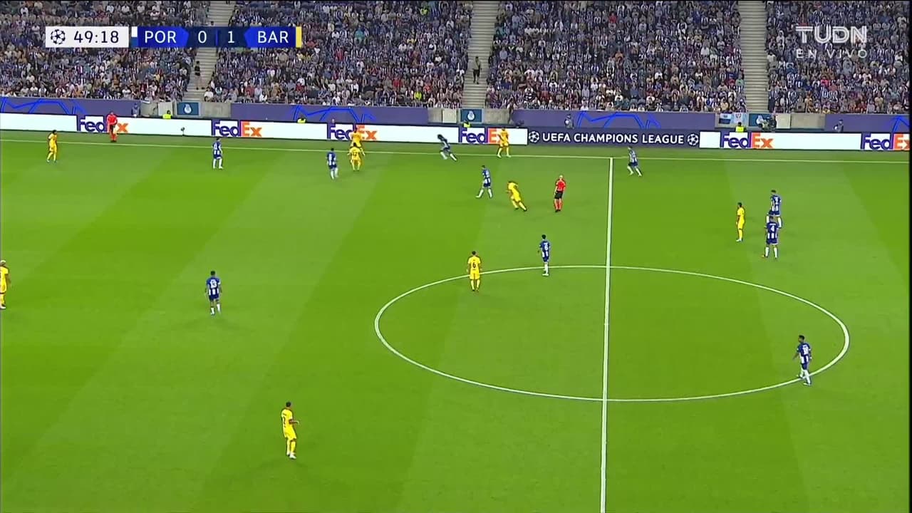 ¡TIRO ATAJADO! disparo por João Félix.