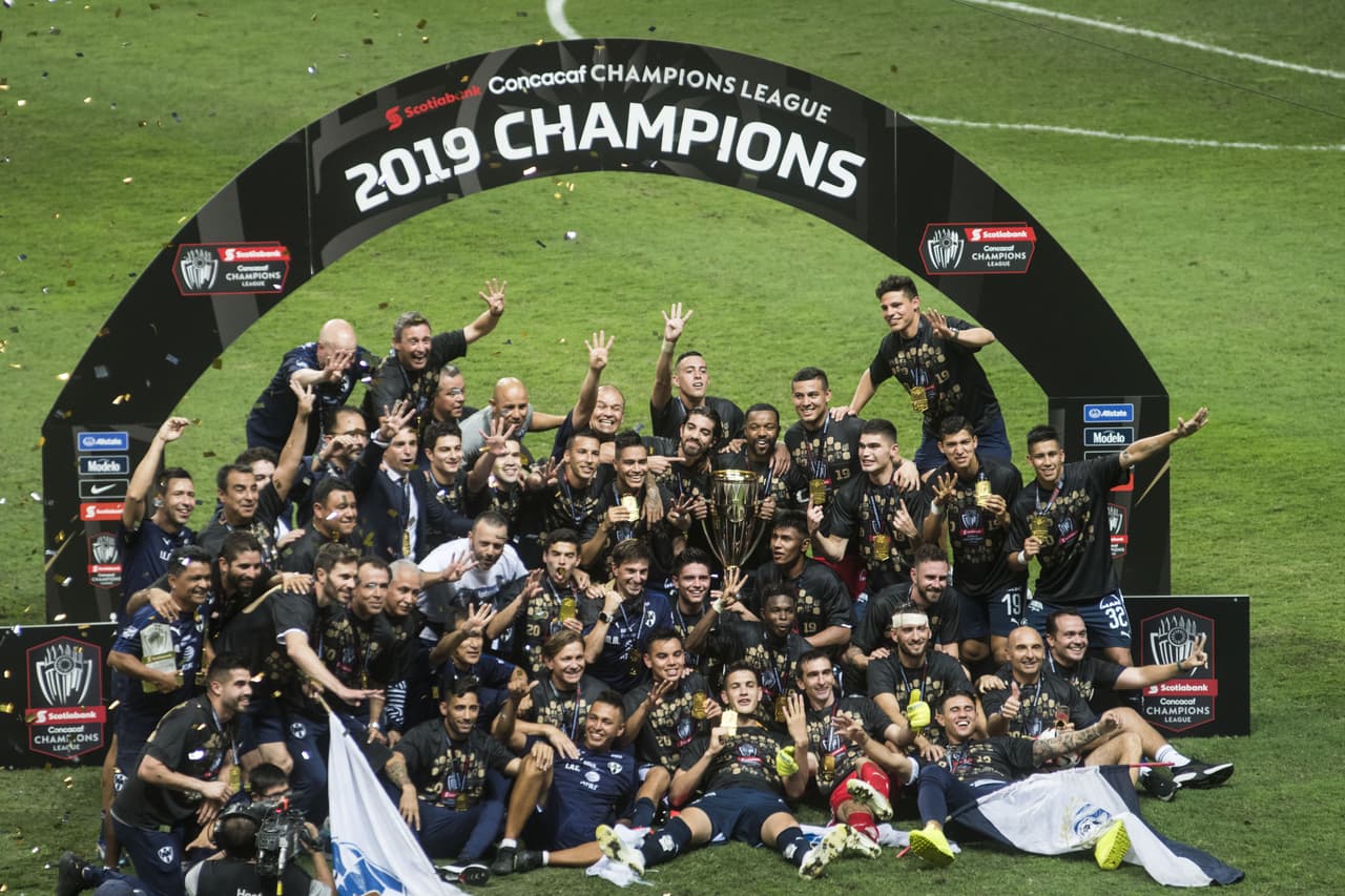 Así se vivieron los festejos de los Rayados del Monterrey tras imponerse en la Final de la Liga Campeones a los Tigres de la UANL en el Estadio BBVA.