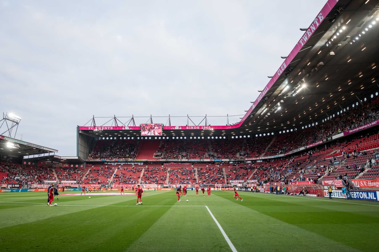 PSV debutó en la Eredivisie con empate frente al Twente.