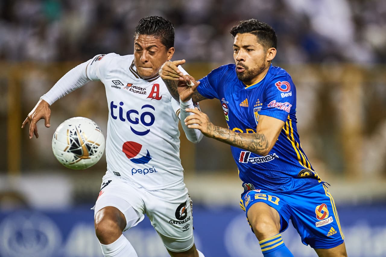 Fue un duelo con pocas oportunidades de gol hasta la mitad del primer tiempo.