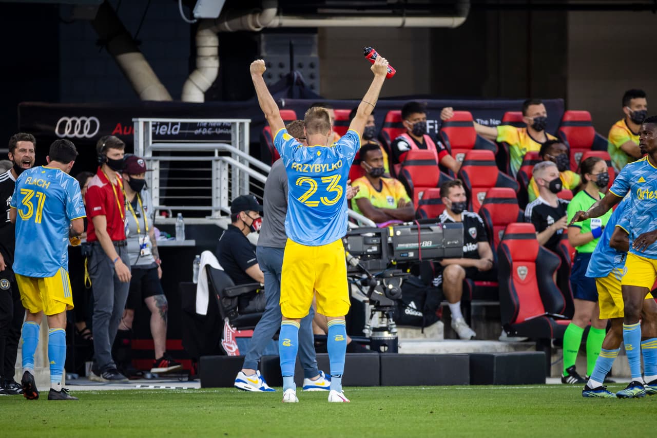 El partido se resolvió con un gol de Kacper Przybylko para el equipo visitante.
<br>