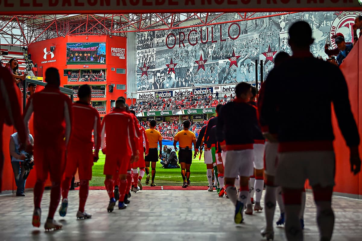 Como es tradicional los domingos que juega Toluca en el Nemesio Diez, hubo una importante presencia de público.