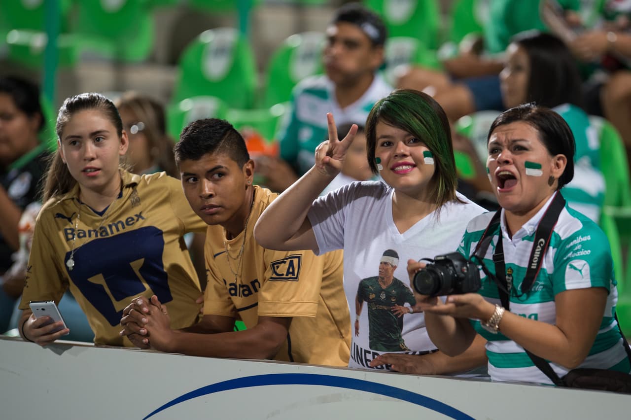 El colorido de la afición en la Jornada 7