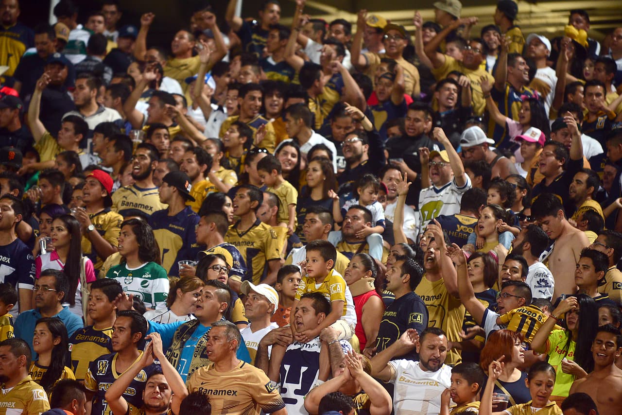 El colorido de la afición en la Jornada 7