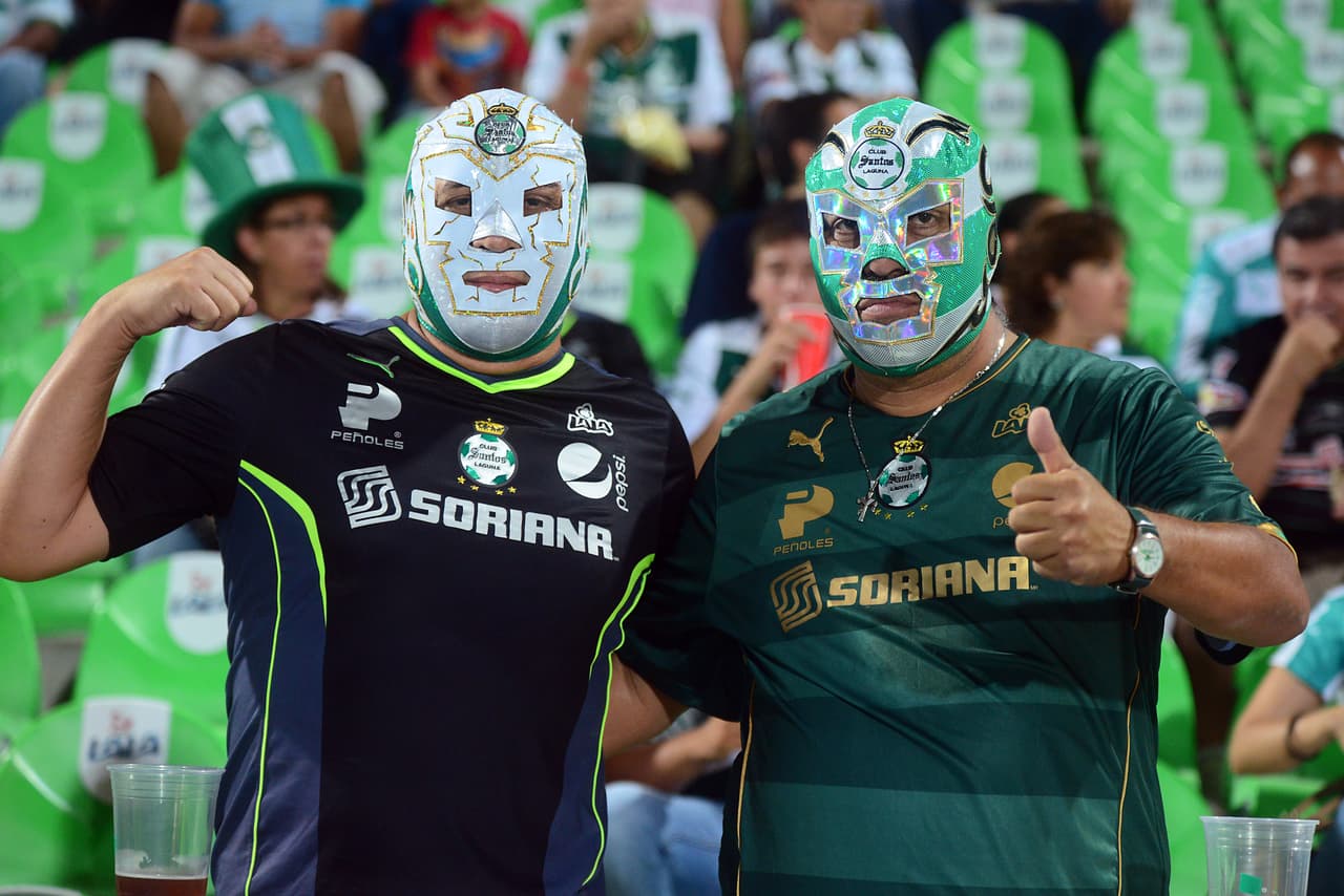 El colorido de la afición en la Jornada 7