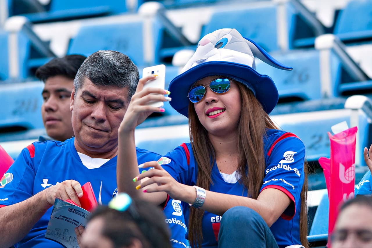 El colorido de la afición en la Jornada 7