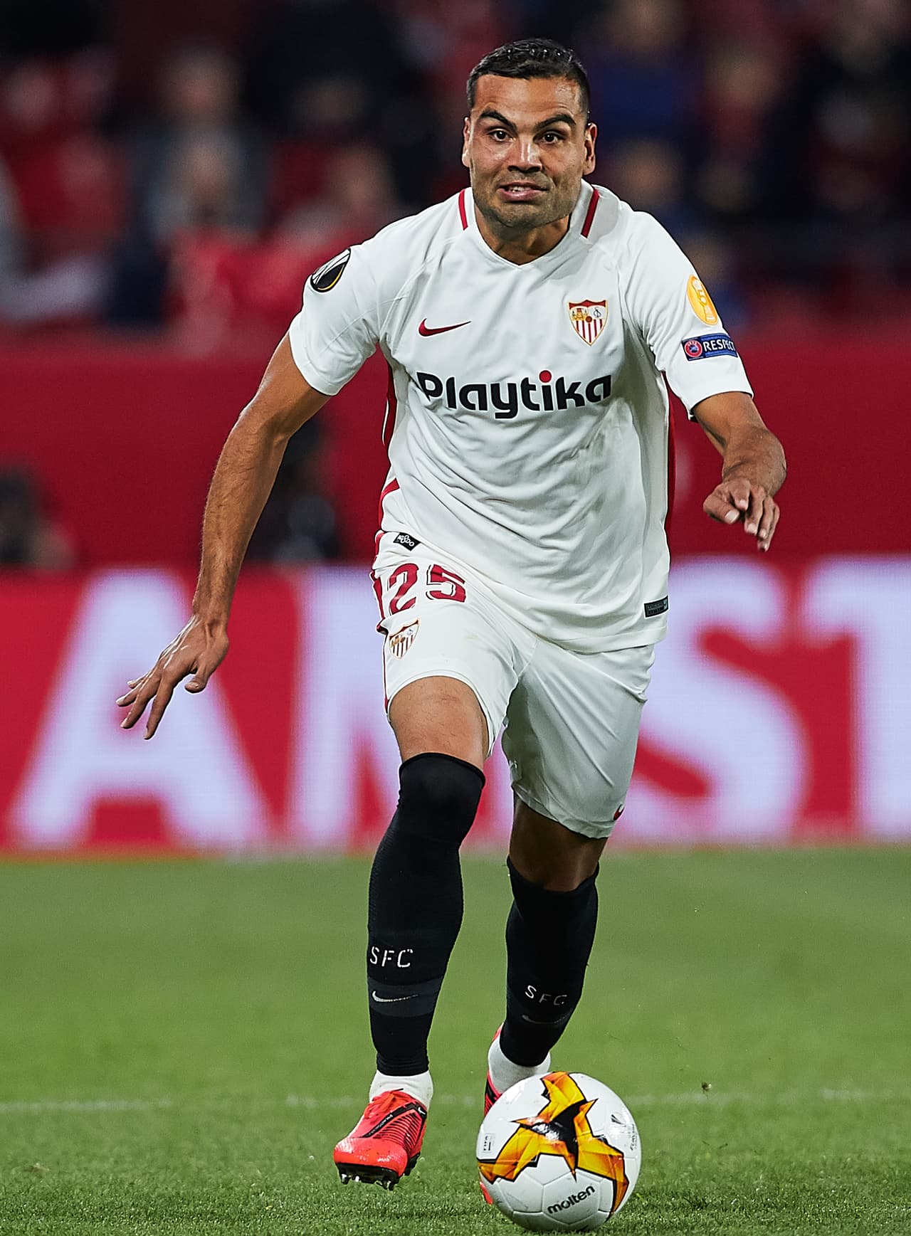 El Sevilla decidió no renovarlo a final de temporada y ahora jugará en el 
<b>Al Rayyan de Catar.</b>