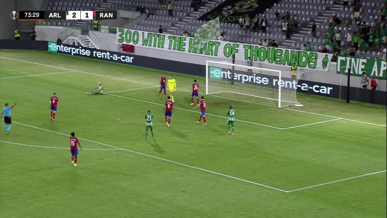 ¡TIRO ATAJADO! disparo por Aleksandr Kokorin.