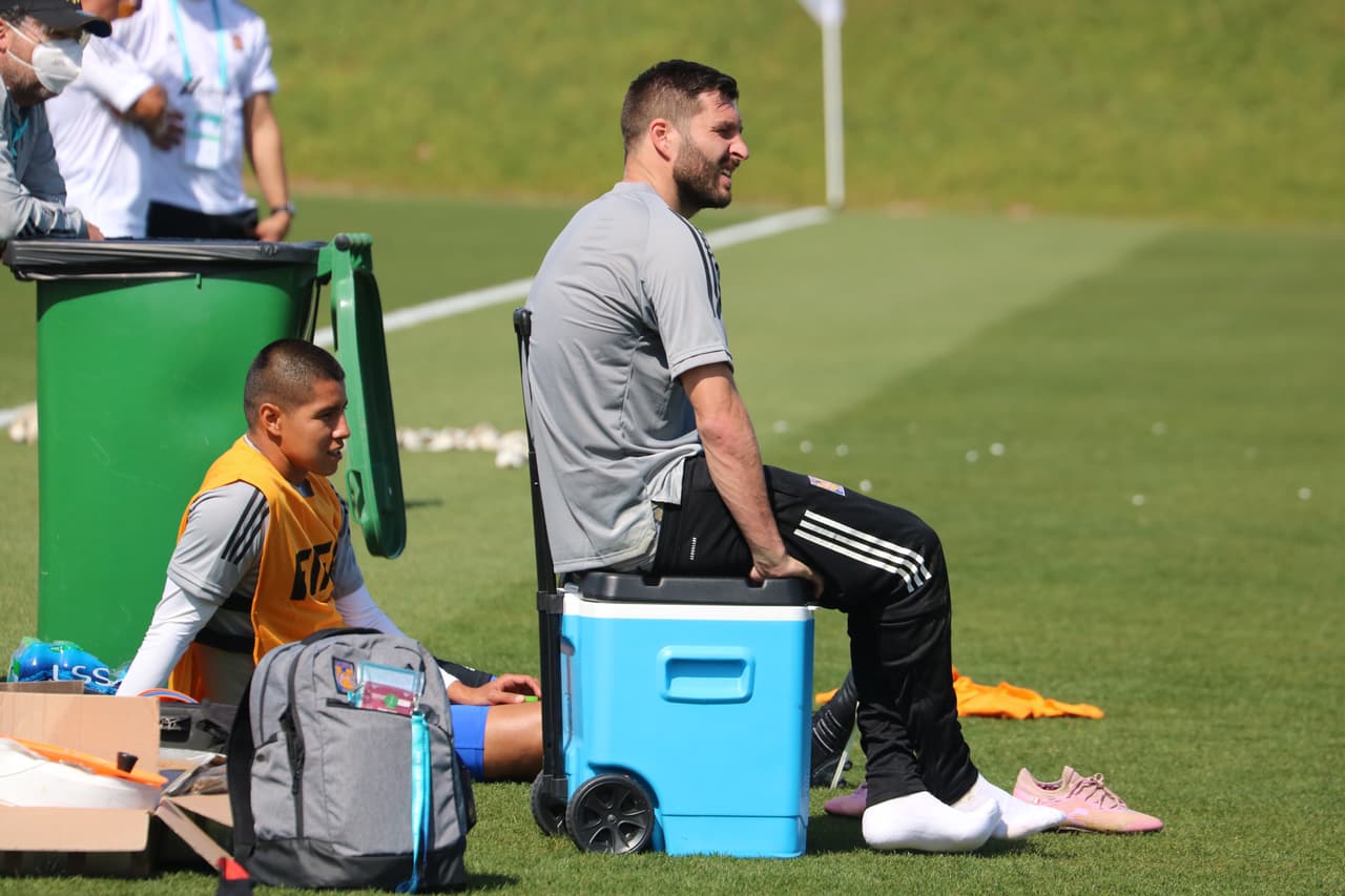 El conjunto felino, representante de la Concacaf, lució relajado y en forma para medirse al Ulsan Hyundai en el Al Rayyan Stadium. El timonel de la UANL confía en que Gignac pueda jugar, mientras que Carlos González aún está en duda por lesión.