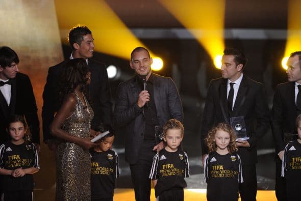 En el turno de Wesley Sneijder, el holandés aprovechó para mostrar su admiración por el técnico José Mourinho.