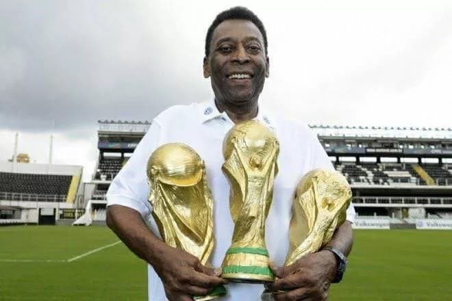 Pelé publica mensaje que frena los rumores sobre su estado de salud