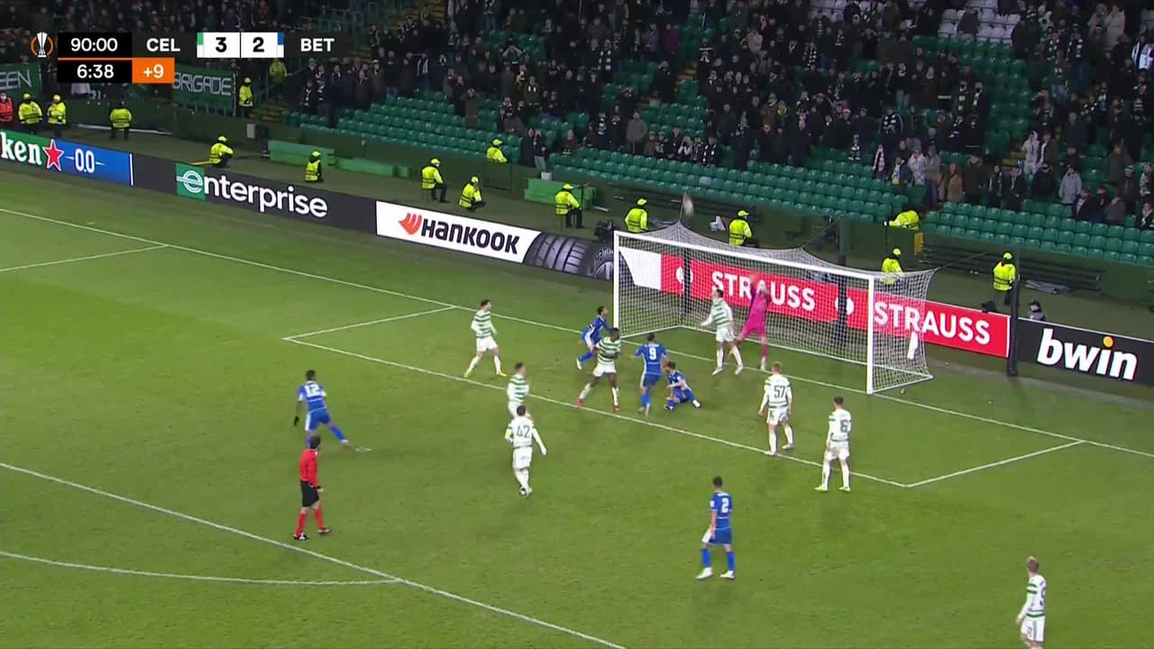 ¡CERCA! Juanmi disparó que se estrella en el poste.