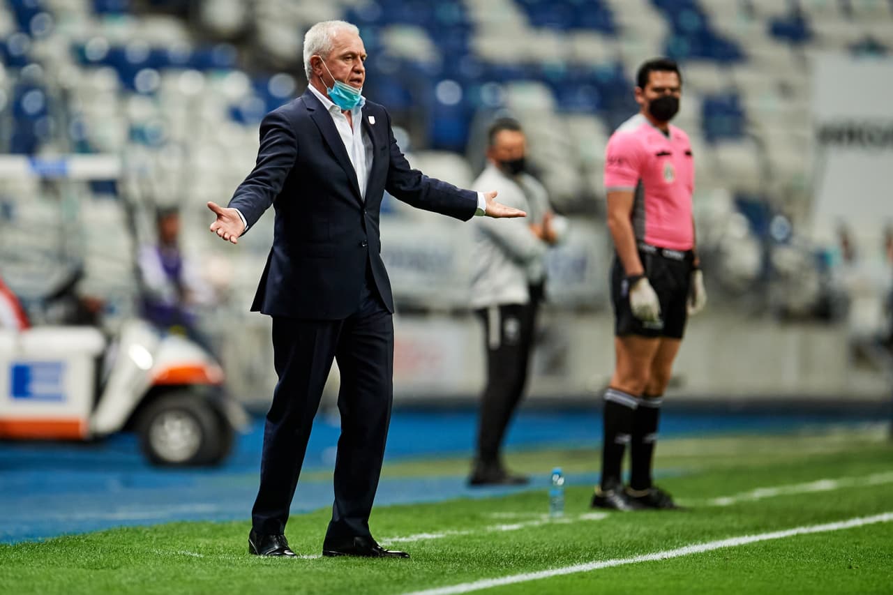 'Vasco' Aguirre aclara por qué Rayados entrena después de los partidos