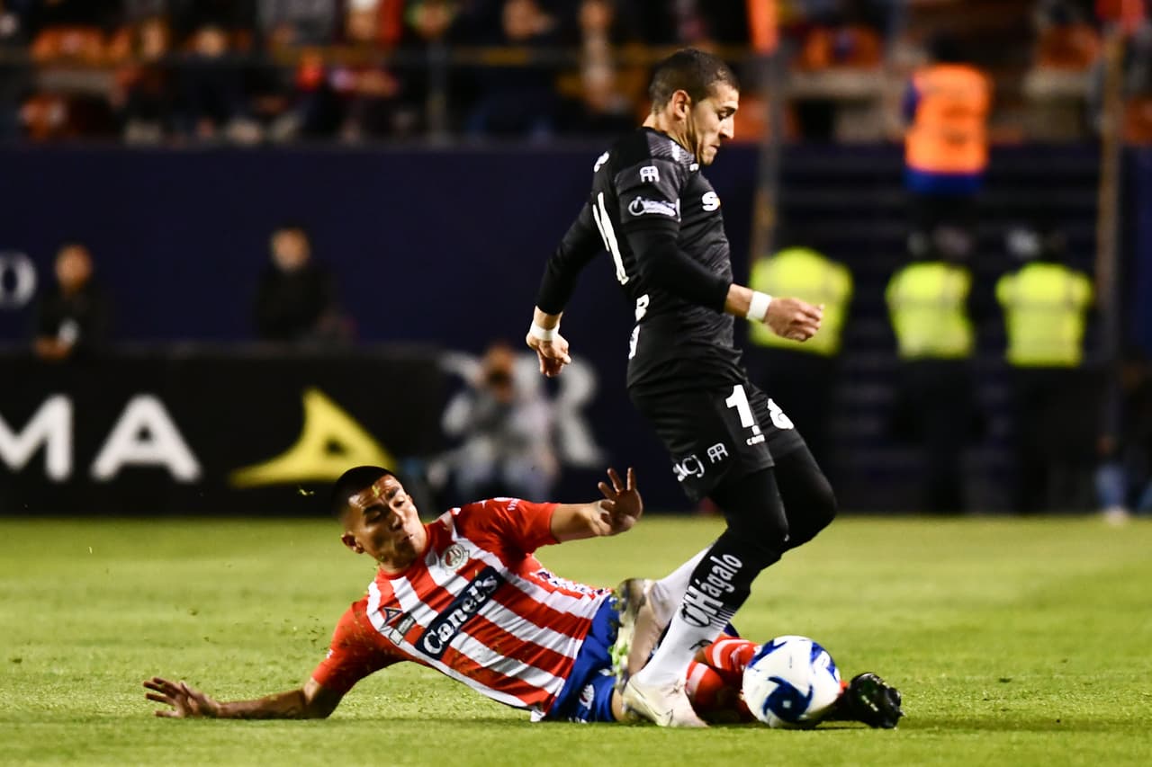 Con goles de Bruno Romo, Flavio Santos y Darío Lezcano, Bravos golea en San Luis y se queda con los tres puntos.