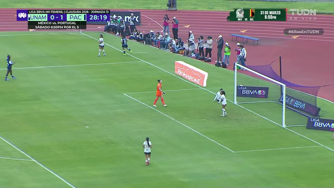 ¡Se salvan los Pumas! Tiro de Charlyn y Mendoza la saca en la línea