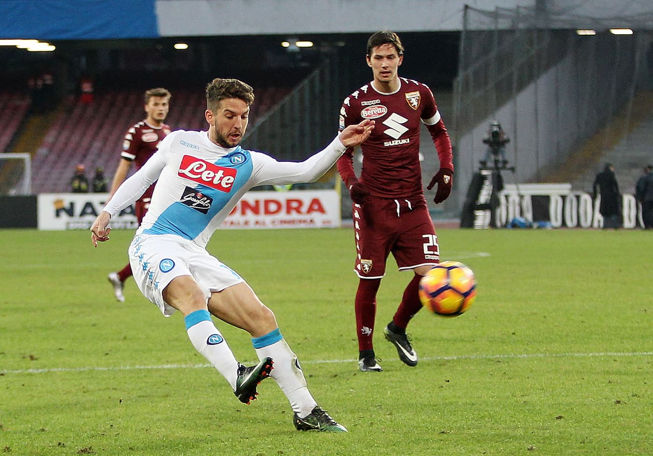 Nápoles vence al Torino en feria de goles en la Serie A