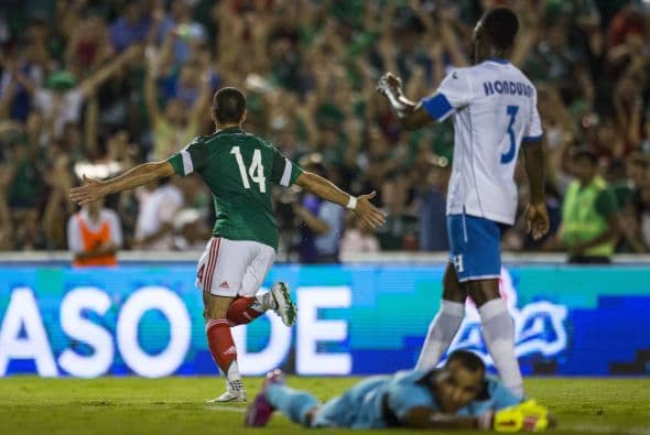Y con selección el “Chicharito” se destapó como goleador ante Honduras en un tanto que dio muestra de sus avances en la técnica individual.