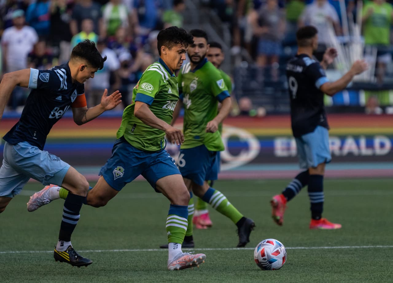 Seattle Sounders FC ante Vancouver Whitecaps FC.