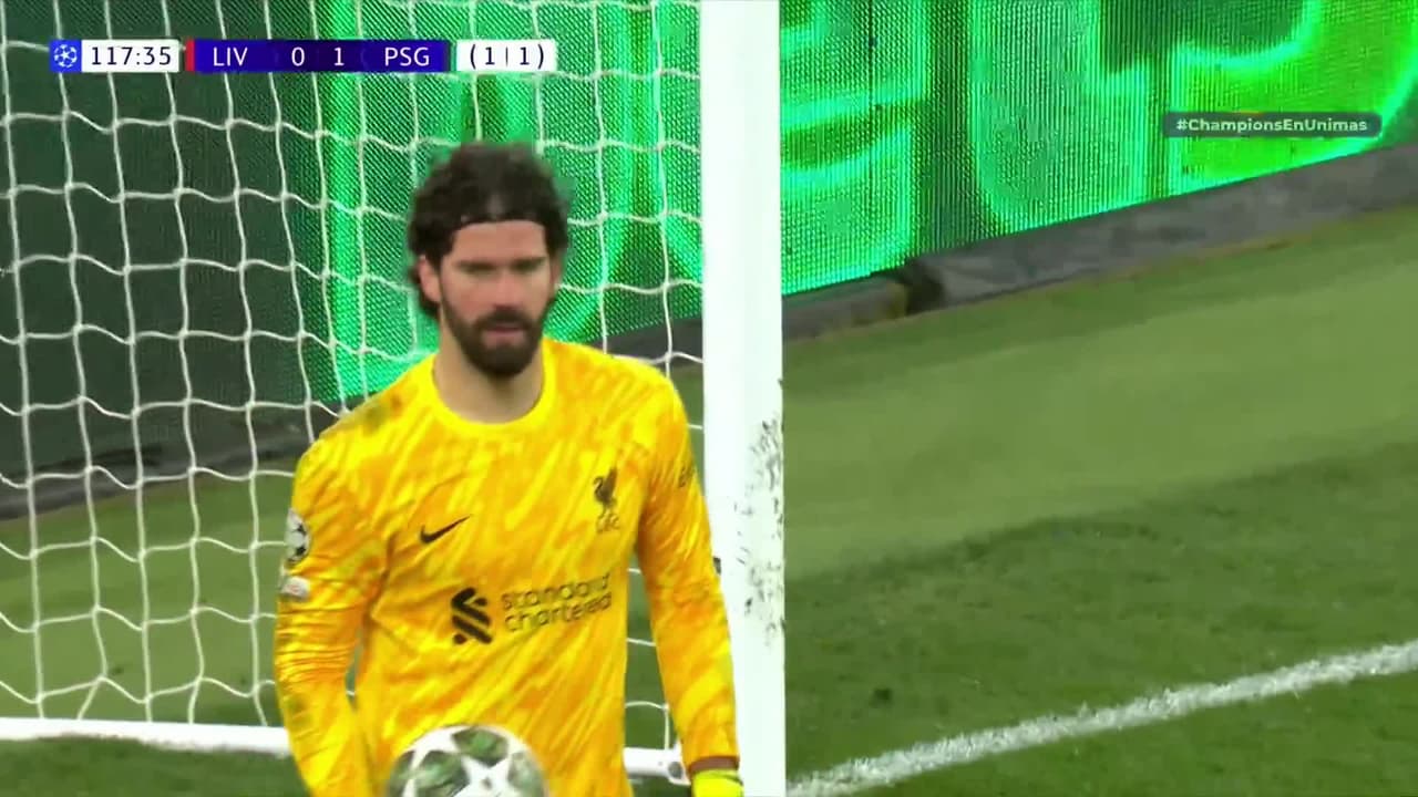 ¡TIRO ATAJADO! disparo por Lee Kang-In.