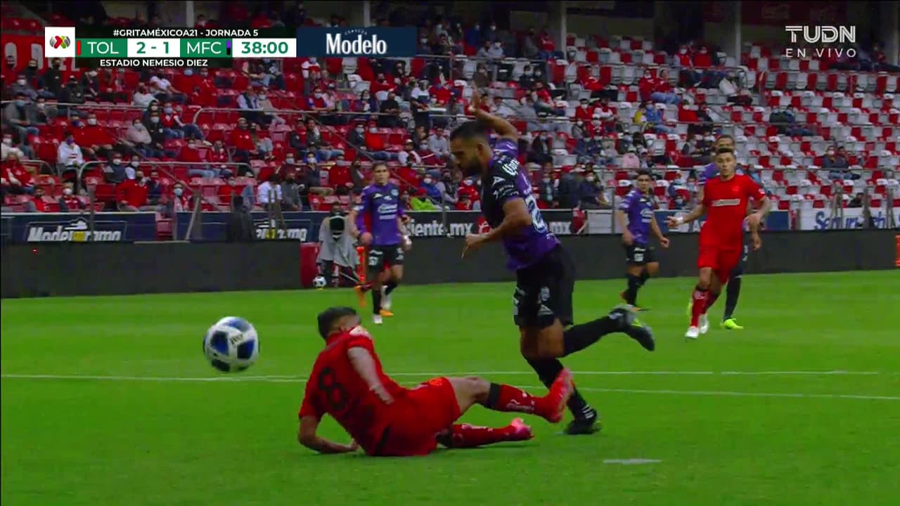 ¡GOL!  anota para Toluca. Rubens Sambueza