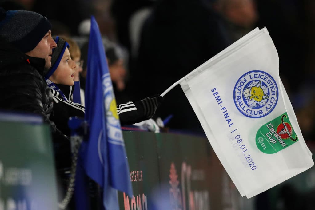 El Leicester City empata 1-1 con el Aston Villa; Guilbert abrió el marcador para la visita, Iheanacho igualó la ida de la semifinal de la Carabao Cup.