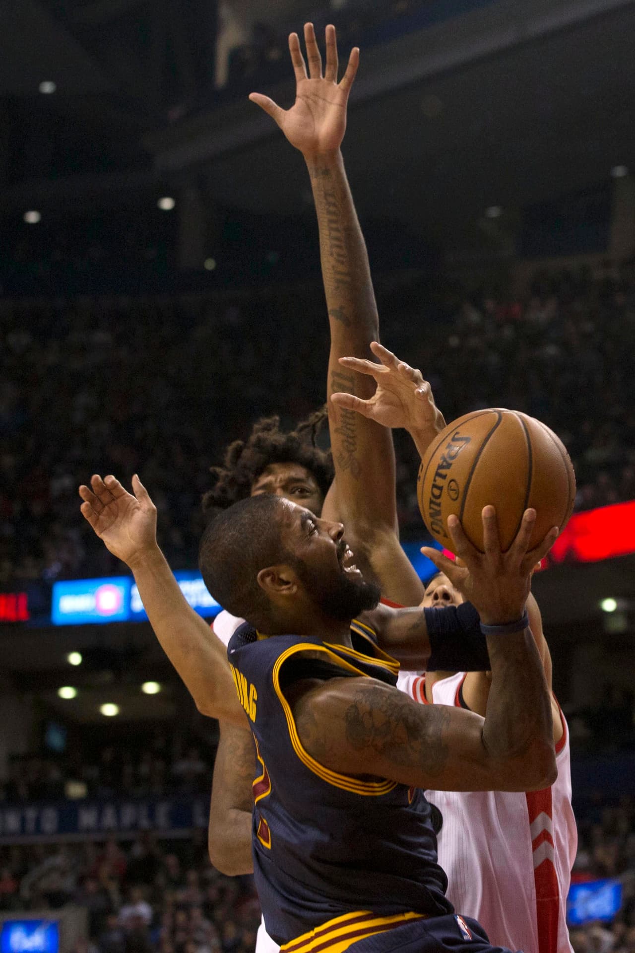 Con sus figuras en ofensiva, Cavaliers frenó en seco a su principal rival hasta el momento en la temporada y de paso su racha de tres derrotas, todo un golpe de autoridad del campeón de la NBA.