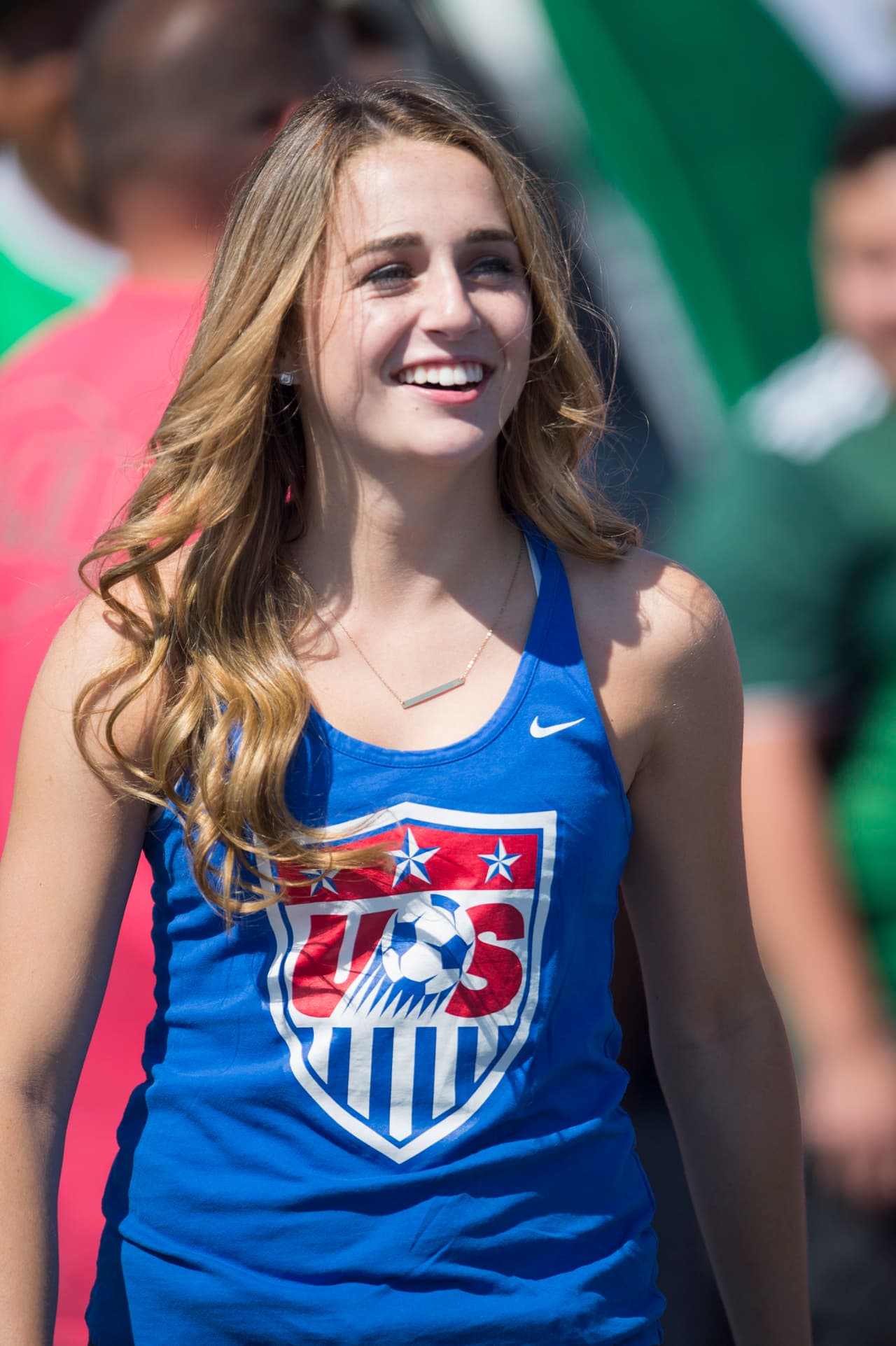 Apoyar a tu selección en una final no se da todos los días y aficionados de Jamaica y Estados Unidos acudieron al Levi's Stadium con banderas, maquillajes, disfraces y mucha emoción.