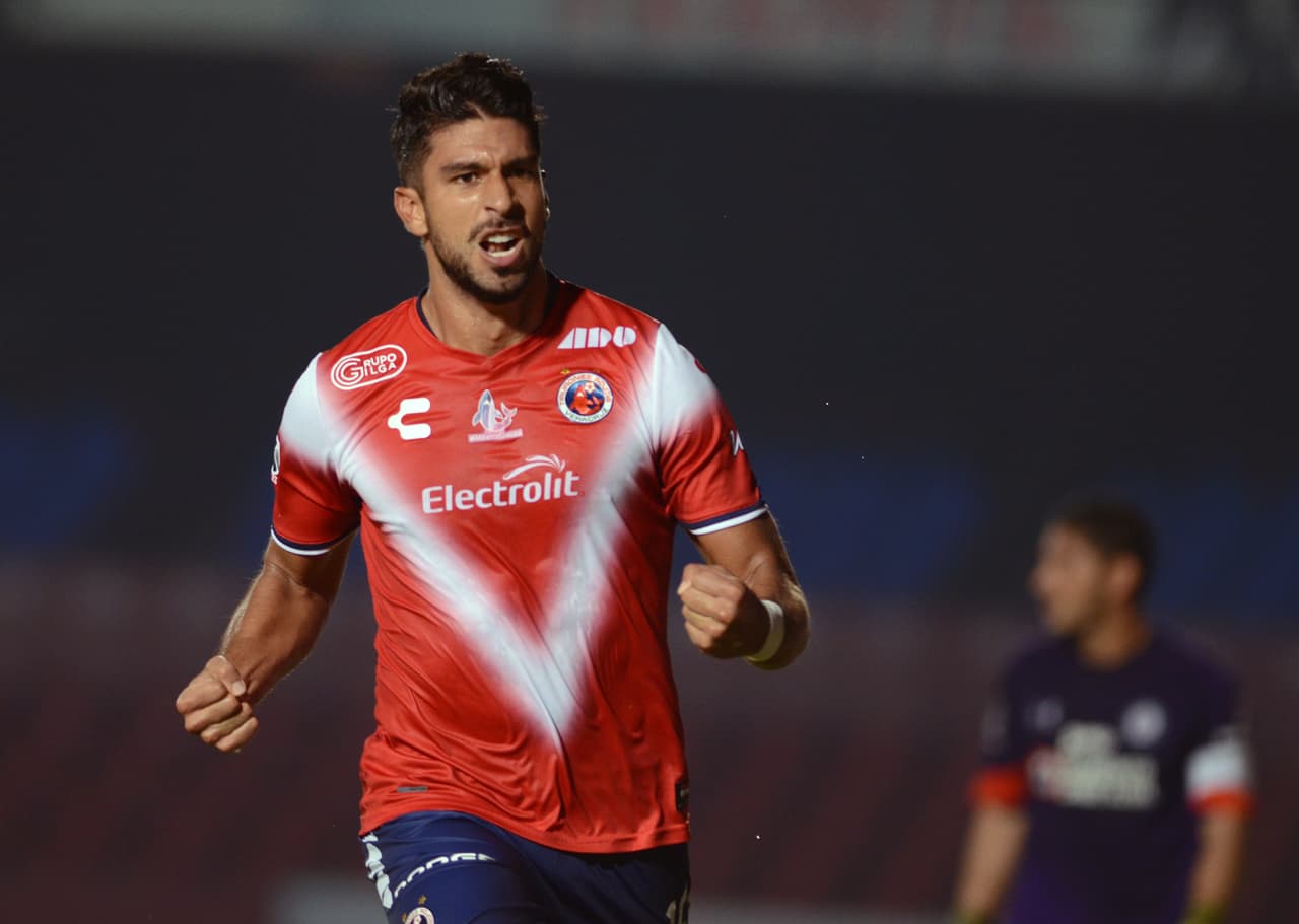 <b>10. Eduardo Herrera – Puebla –</b> El delantero mexicano entra a la lista ya que su nivel físico ha ido bajando y este año en el juego le dieron una aceleración de 35 y una velocidad de sprint de 53.