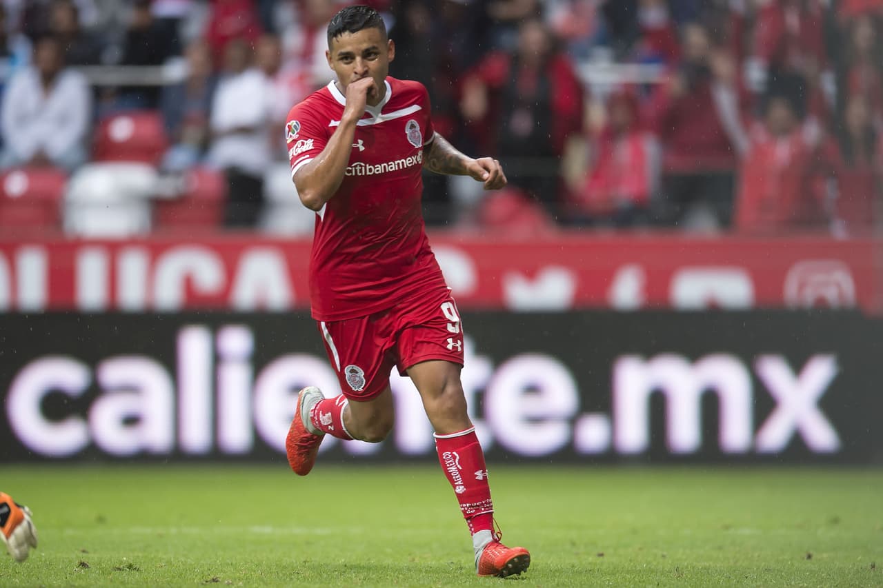 Delantero: Ernesto Vega (Toluca, 10)
