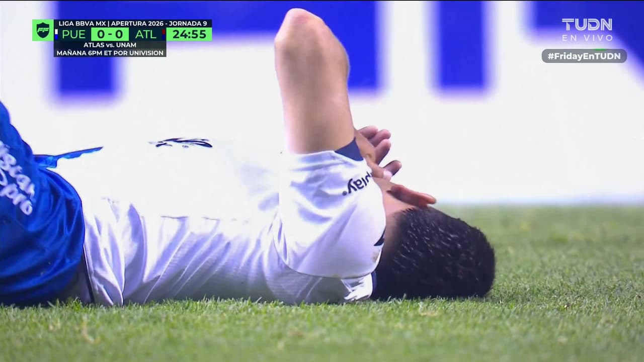 ¡¿Debió ser roja?! Fuerte codazo a Sanabria desata la polémica en el Puebla vs Atlante