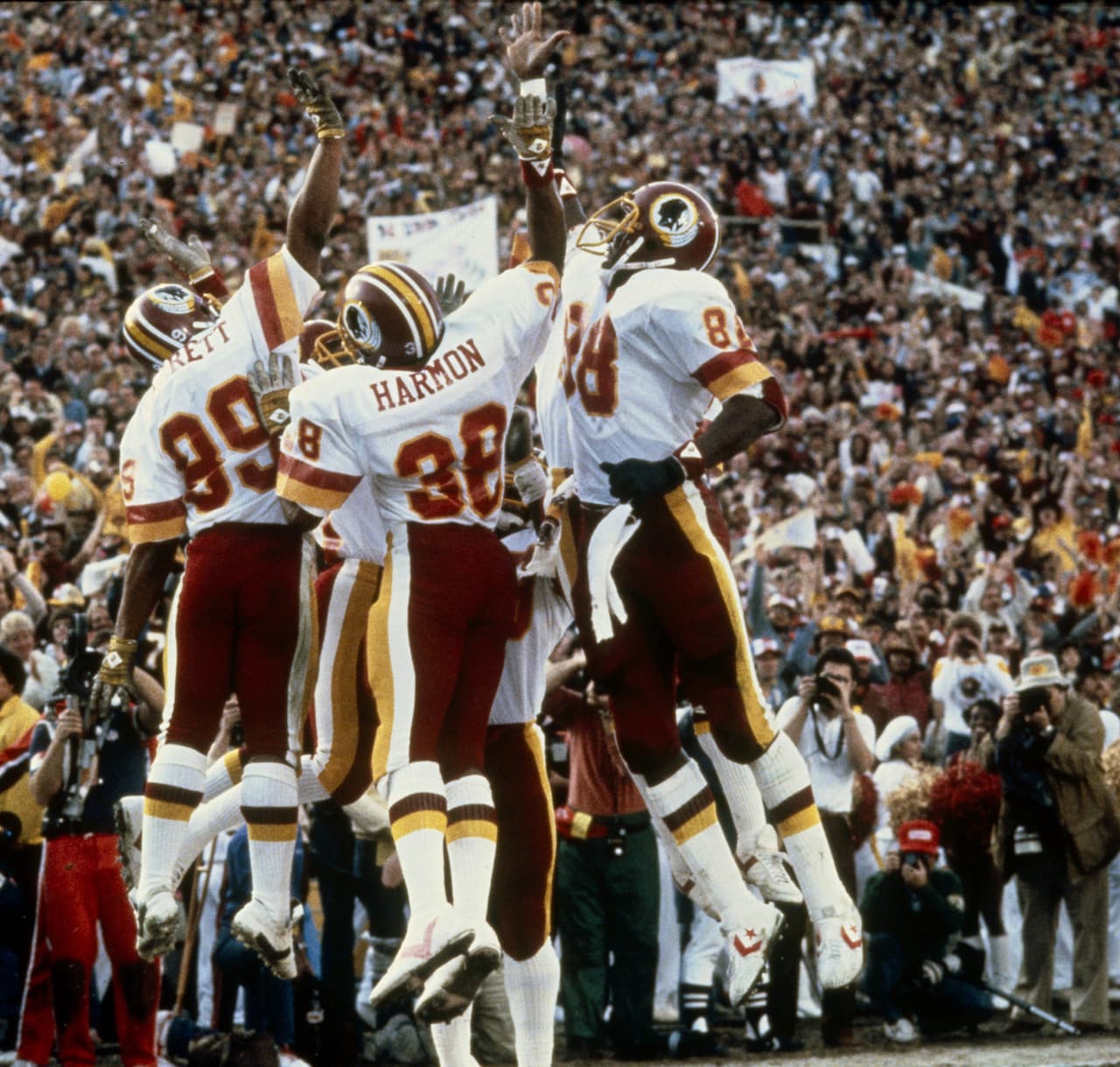 SUPER BOWL XVII - WASHINGTON REDSKINS. La temporada de la huelga de jugadores que canceló 8 semanas de campaña regular. Ganaron los 2 primeros partidos, luego inactividad. Precisamente la temporada se reanudó en la Semana 10.
