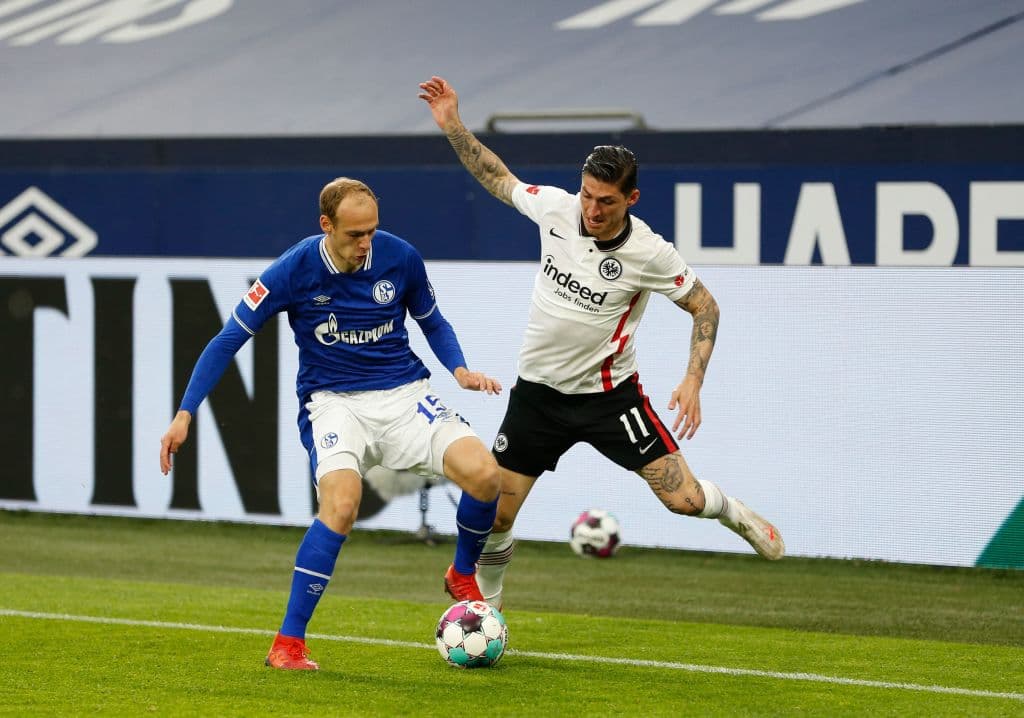 Schalke soprende a todo el mundo y con un resultado de 4-3 a favor frente al Eintrach Frankfurt, hace que los 'Mineros' consigan su tercer triunfo de la temporada.