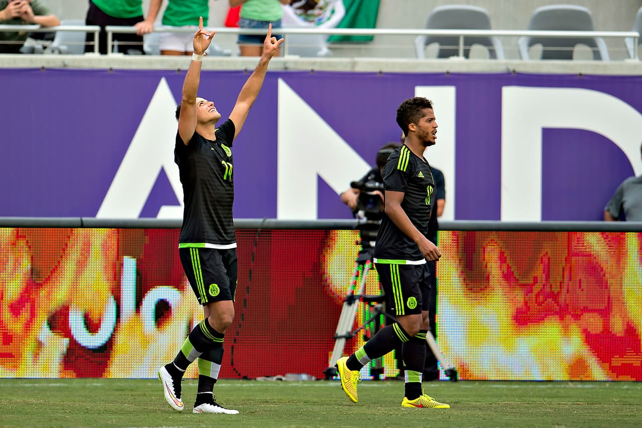 Dos Santos se desenvolvió con libertad,mostró sacrificio y desgaste físico, realizó un entendimiento adecuado con Javier Hernández quién se encargó del segundo gol azteca.