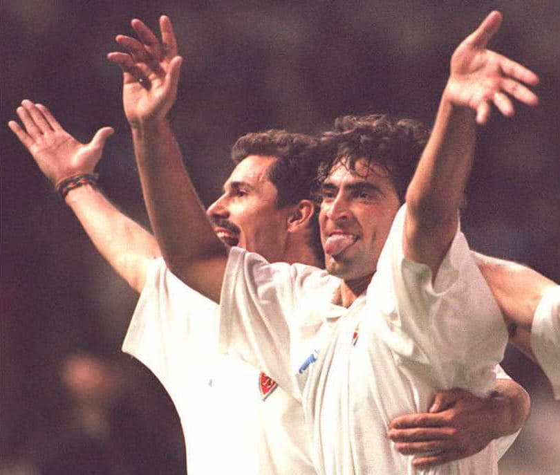 El español Juan Eduardo Esnáider pasó de Ferrocarril Oeste al Real Madrid en 1991. Tuvo un paso por el Zaragoza, pero regresó al Madrid en 1995.