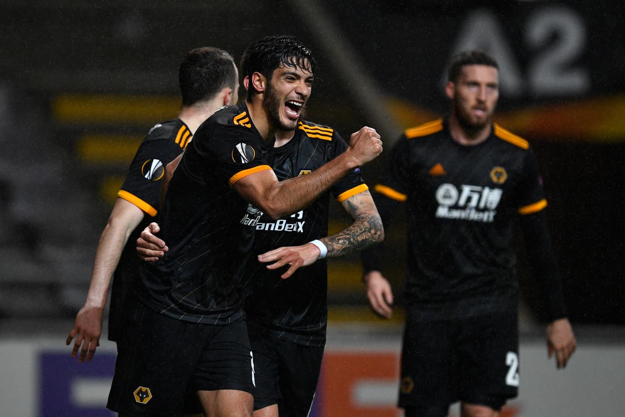 ¡Encendido! Raúl Jiménez marca por quinto partido consecutivo