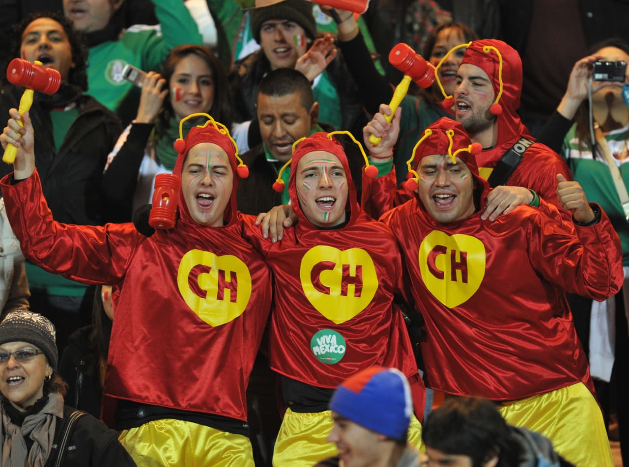 Los atuendos del personaje de Chespirito se han convertido casi que en uniformes de los hinchas mexicanos en el exterior: nadie contaba con su astucia.