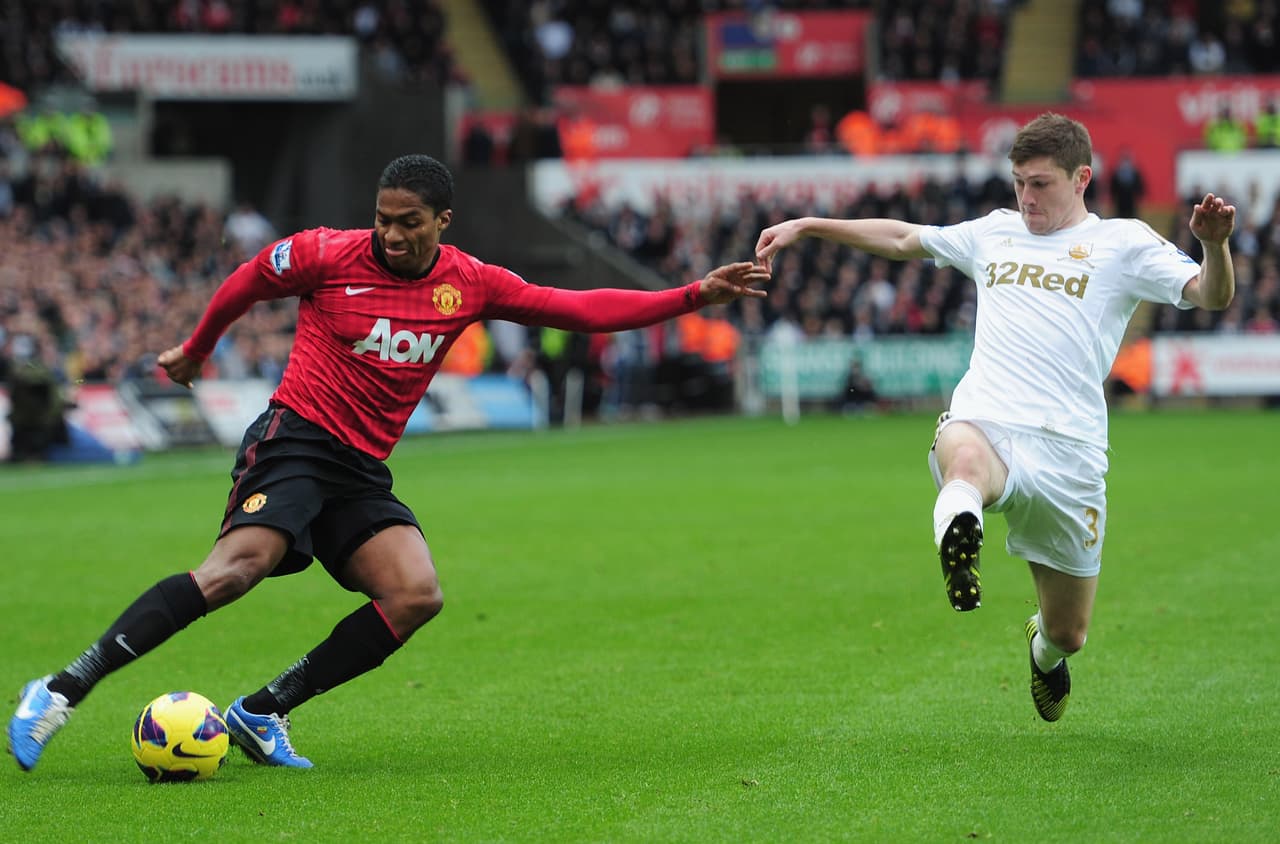 Valencia reconoció que usar el 7 fue un peso adicional, pues él como miembro del Manchester United sabe de la importancia histórica de ese número, que ahora vestirá el chileno Alexis Sánchez.